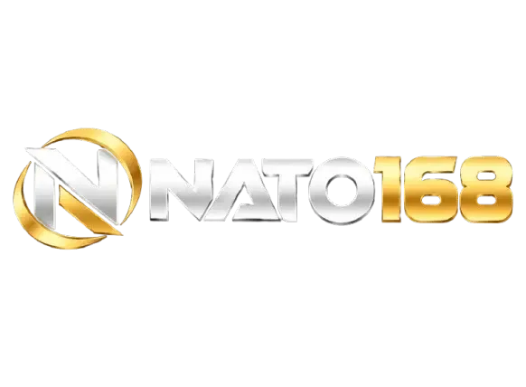 โลโก้ NATO168 บนพื้นโปร่งใส ด้านซ้ายเป็นวงกลมทองไล่เฉดมีตัวอักษร N สีเงินเมทัลลิกอยู่ตรงกลาง ถัดมาเป็นคำว่า NATO ตัวหนาสามมิติสีเงินเมทัลลิกไล่แสง และเลข 168 ตัวหนาสามมิติสีทองไล่เฉด